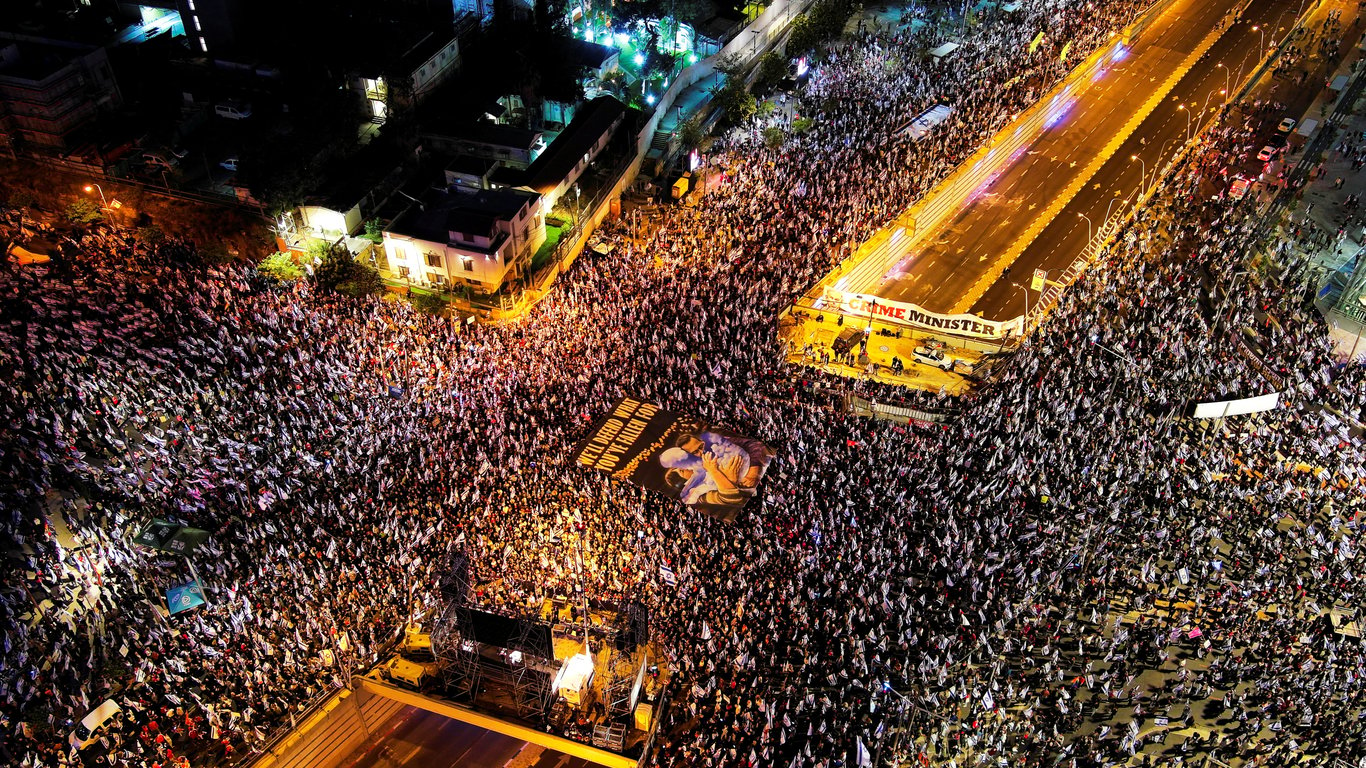 В Ізраїлі на протести знову вийшли десятки тисяч людей: виступають проти судової реформи