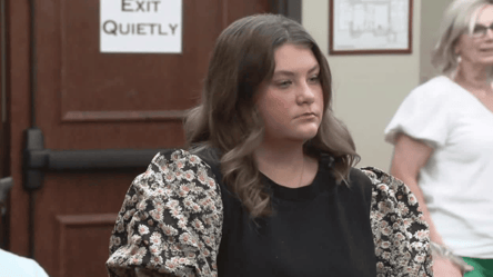 Королеву красоты лишили звания из-за убийства малыша — детали - 285x160