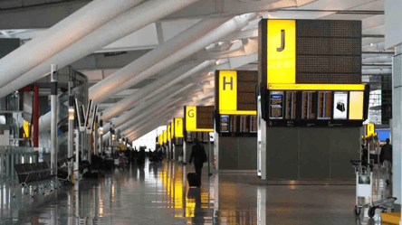 Діяла 20 років — найбільший аеропорт Європи зняв  заборону для пасажирів - 290x166