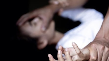 Зґвалтували 13-річну дівчину та зняли її на відео: в Одесі суд виніс вирок педофілу - 285x160