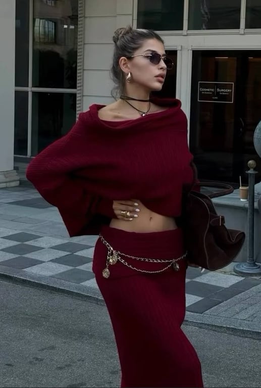 Такий светр можна комбінувати з різними речами