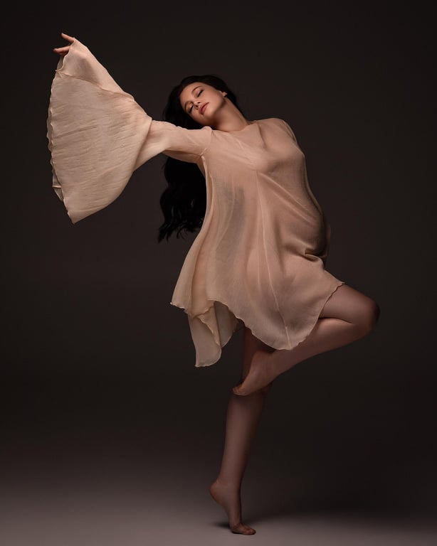 Танцовщица Юлия Сахневич во время беременности