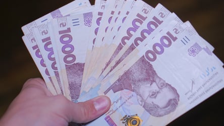 Грошова допомога від УВКБ: хто в списках на виплати у вересні - 290x160