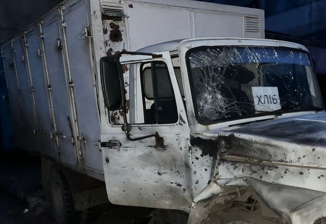 Поврежденное авто в результате обстрела Никопольщины 30 декабря