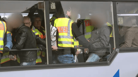 Германия ужесточит правила депортации — кто под угрозой - 285x160