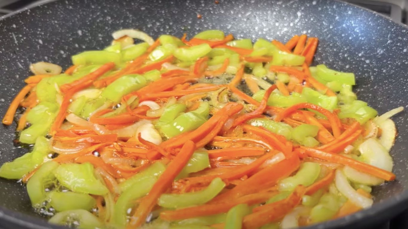 рецепт смачного салату з баклажанами 