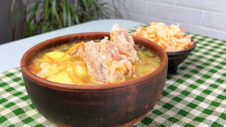 Простий рецепт капусняку з ребрами та з копченим ароматом - 285x160