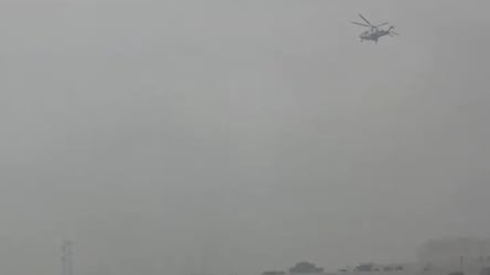 Біля літака Трампа помітили невідомий "дрон" - 285x160