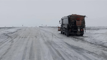 Обережно ожеледиця — на Одещині деякі траси закриті - 285x160