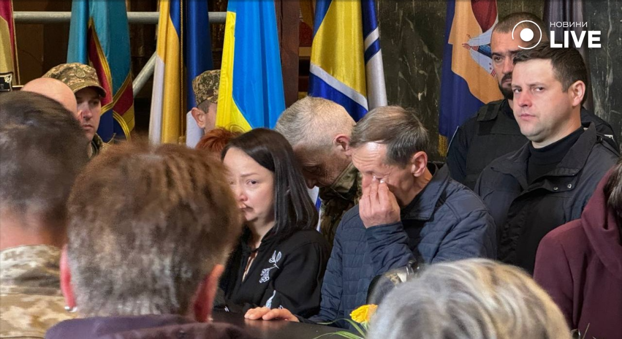 Во Львове прощаются с погибшими защитниками — один из них зять Фарион - фото 4