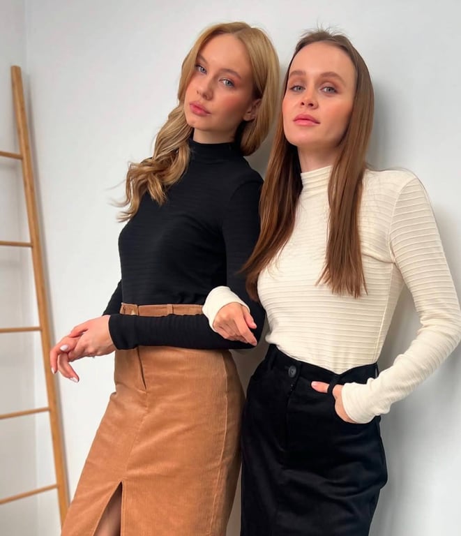 Вельветові спідниці можуть стати базовою річчю у гардеробі