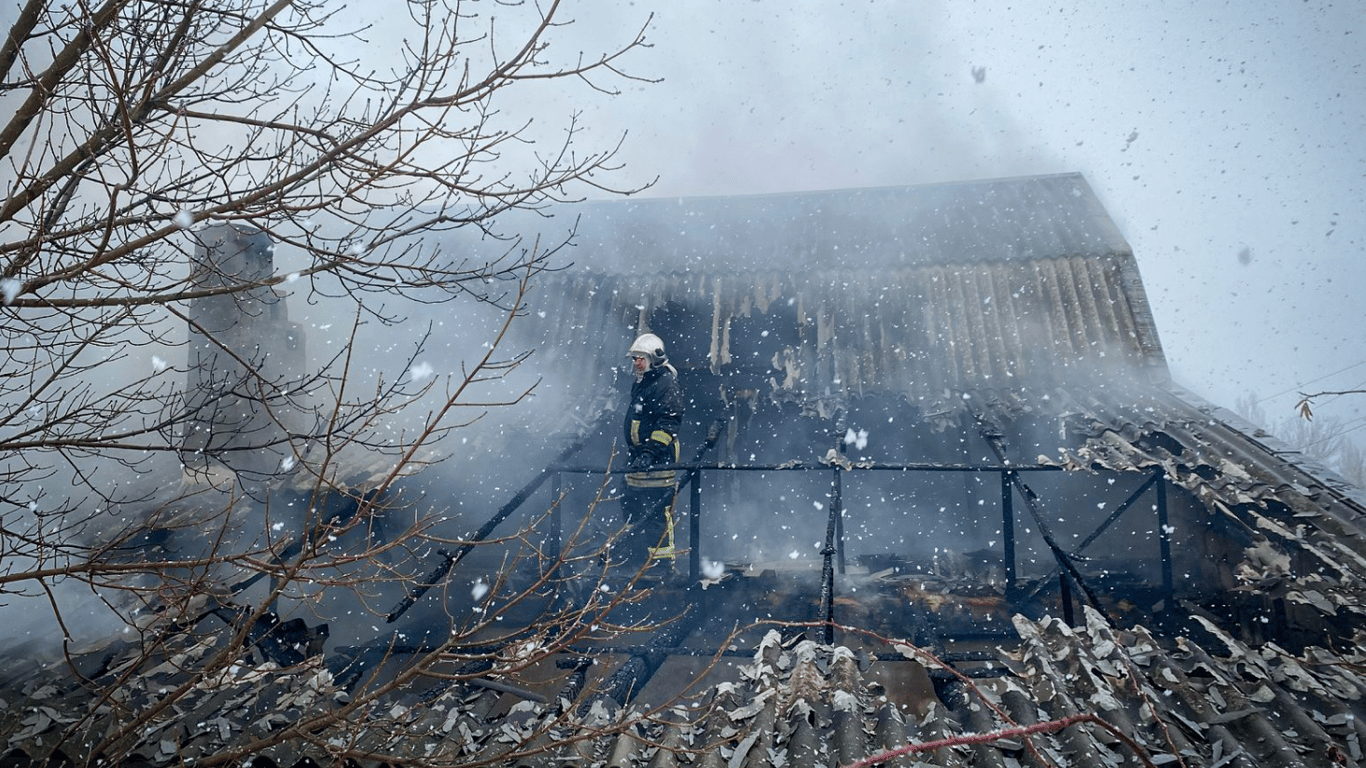 Пожежа в Іванівці: згорів будинок та гараж з авто