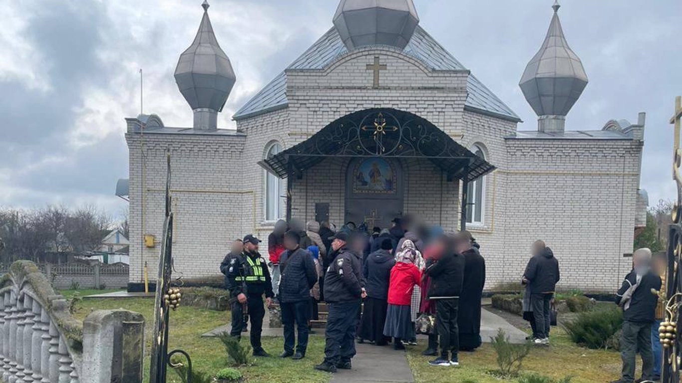 В селе на Киевщине во время драки возле храма УПЦ МП скончался мужчина