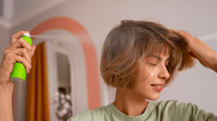 Сухий шампунь — як користуватися правильно, щоб волосся сяяло - 285x160