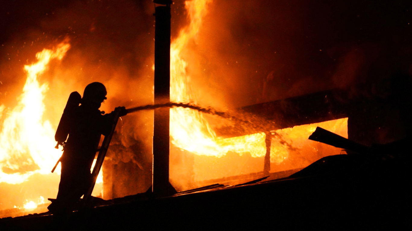 Во Львове раздаются взрывы из-за российской атаки "шахедами"