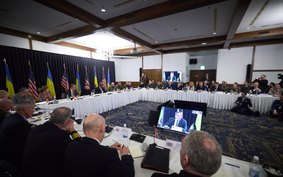 робота учасників засідання Рамштайн