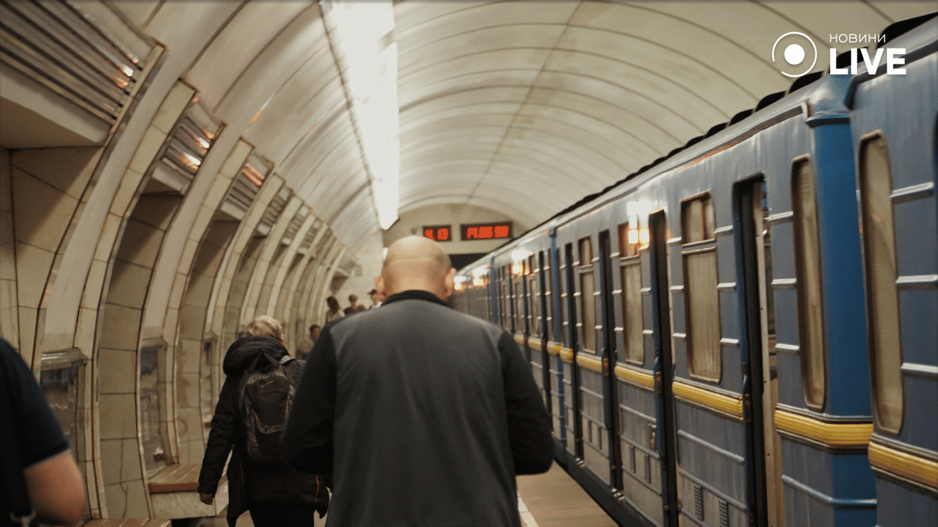 Стало известно, когда могут открыть "синюю" ветку метро в Киеве