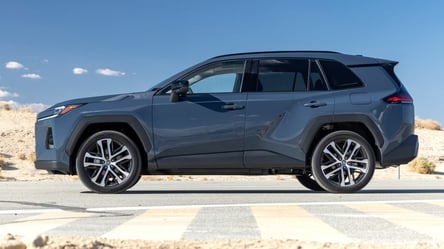 Чего на самом деле критически не хватает новой Toyota RAV4 - 285x160