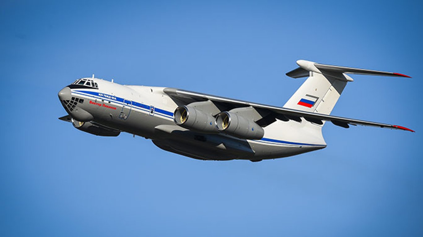 18 российских самолетов Ил-76 летят в направлении Киева, - журналист Bellingcat