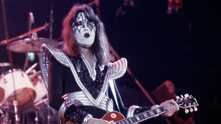 Ace Frehley, founding guitarist of Kiss, dies at 74 - 285x160