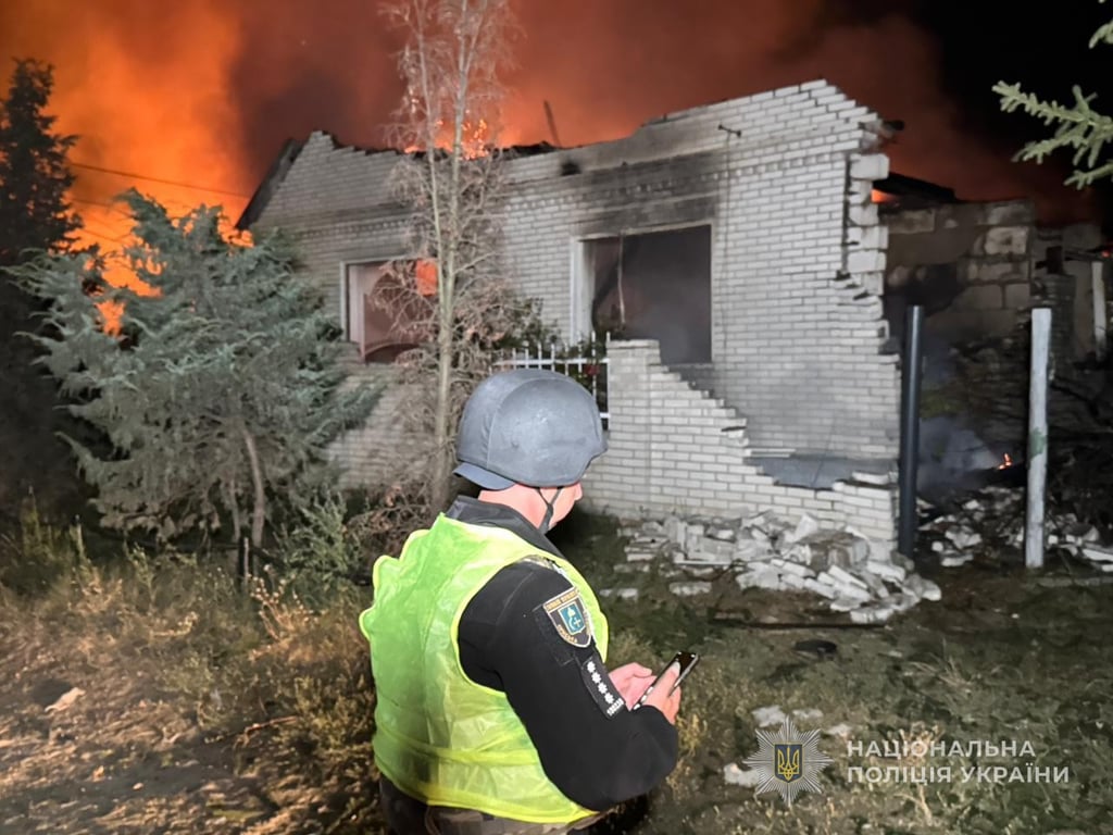 Охтирку атакували дрони 20 серпня - згоріли будинки, 12 людей зазнали поранень - фото 1