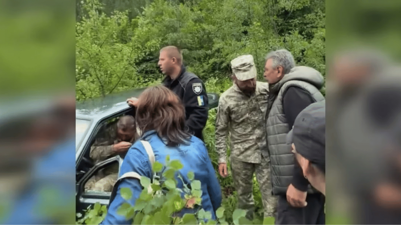 Избиение военного в Ворохте — полиция объявила подозрение нападающим