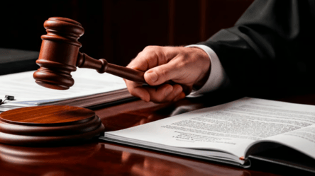 Підліток убив свою бабусю — як його покарав суд - 285x160