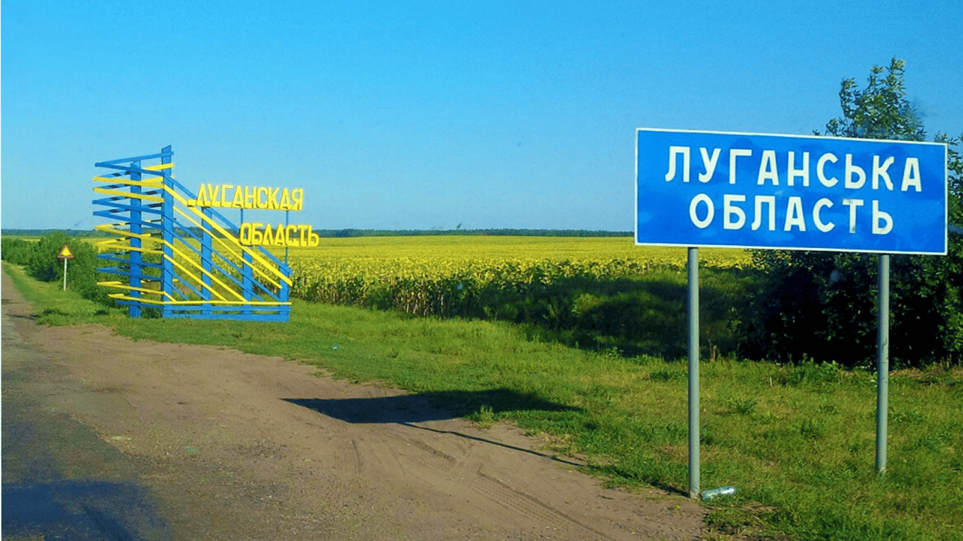 Окупанти вивезли мешканців одного з сіл на Луганщині
