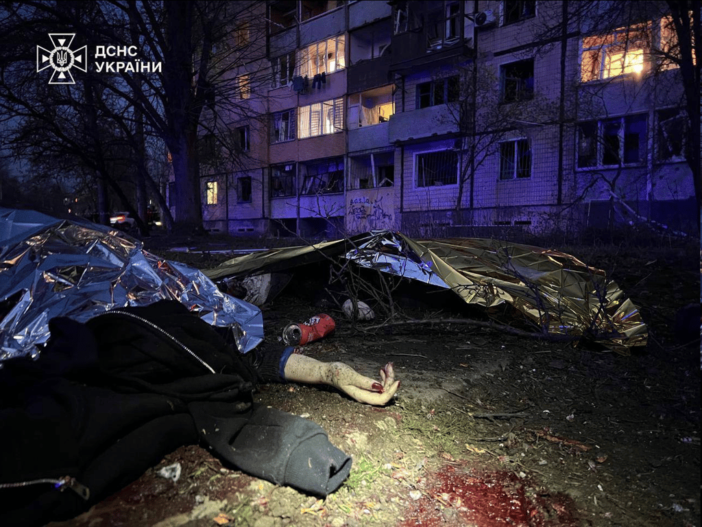 Удар по Кривому Рогу — в ДСНС показали фото наслідків - фото 3