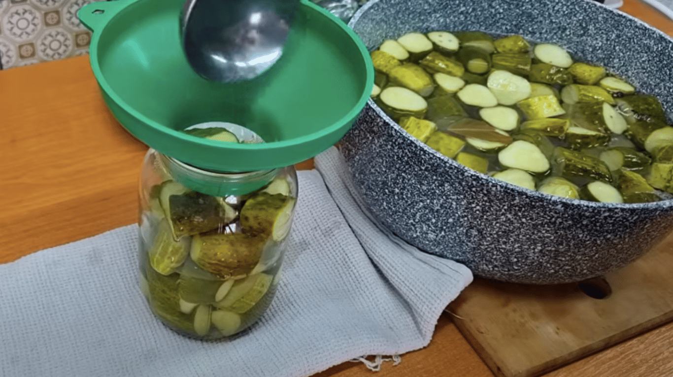 рецепт маринованих огірків по-фінськи