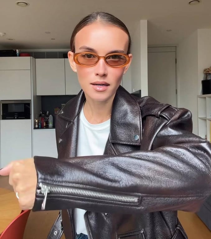 Шкіряна куртка ідеальне доповнення до всього