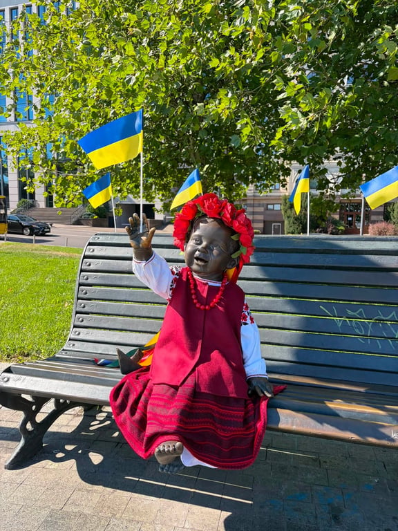 День Прапора в Києві: малюків-засновників перевдягнули - фото 1