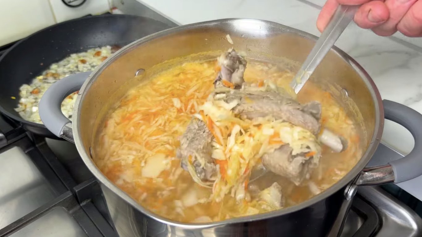 рецепт капусняка з квашеною капустою