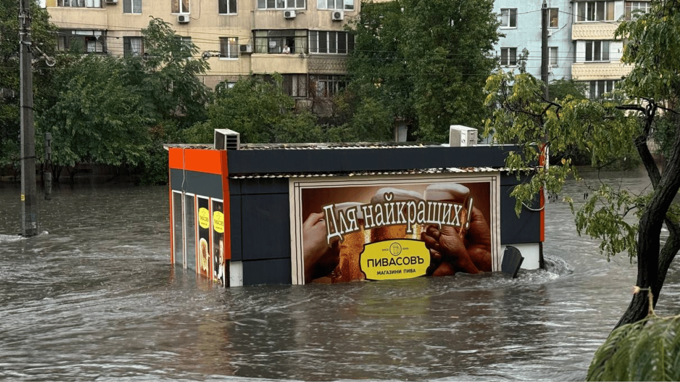 В Одесі вирує негода