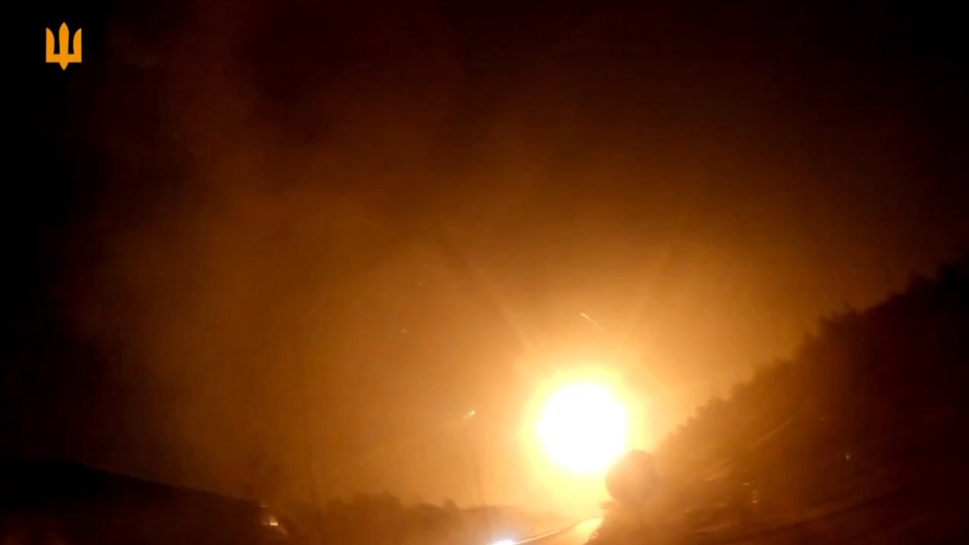 В ВСУ показали момент сбивания вражеской ракеты с пулемета Browning над Киевом