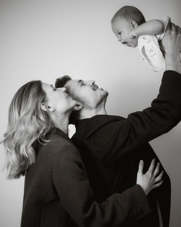 Світлана Гордієнко з новим чоловіком та дитиною