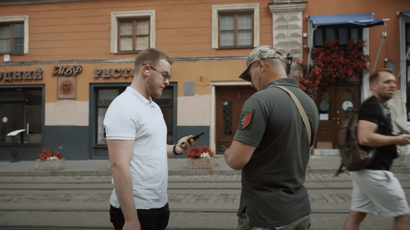 В ТЦК и СП отмечают, что после того, как все обновят данные, не будет необходимости в дежурстве военных на улицах