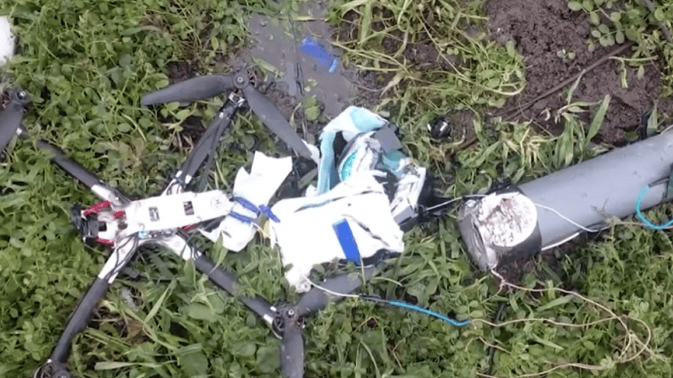 Ударный дрон атаковал оперативников на Днепропетровщине