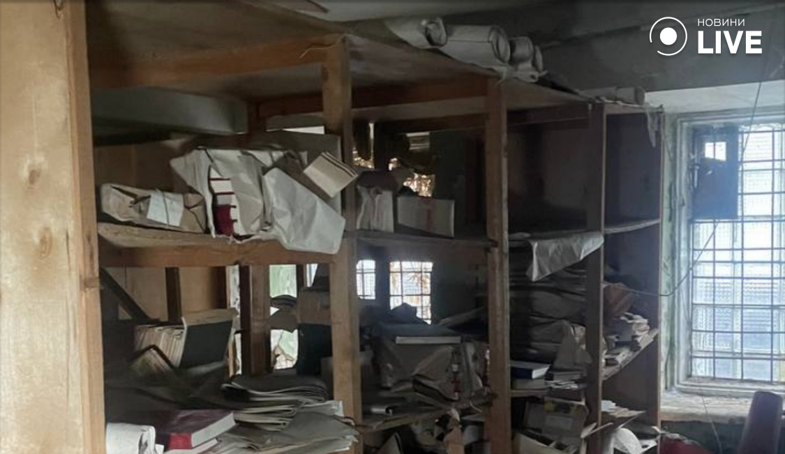 удар по будинку