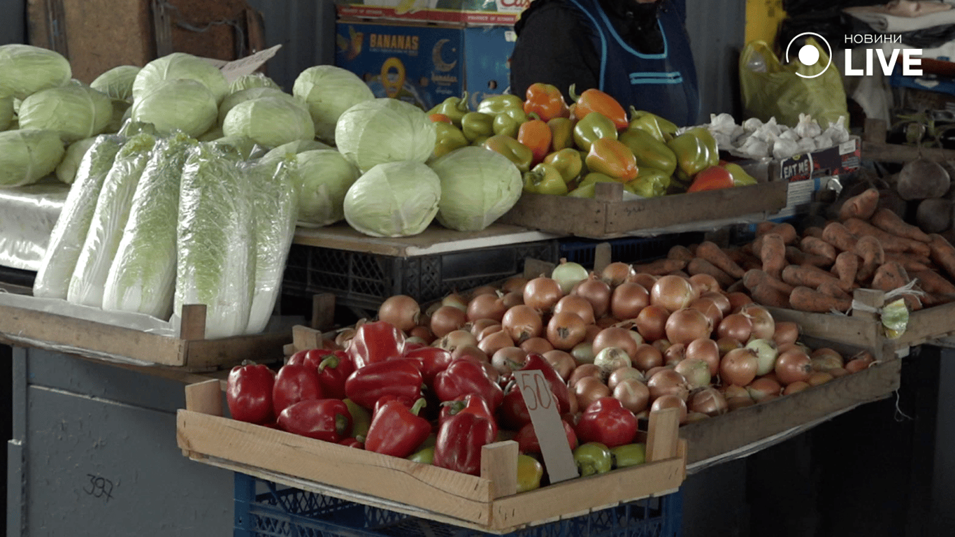 Овочі на прилавку 