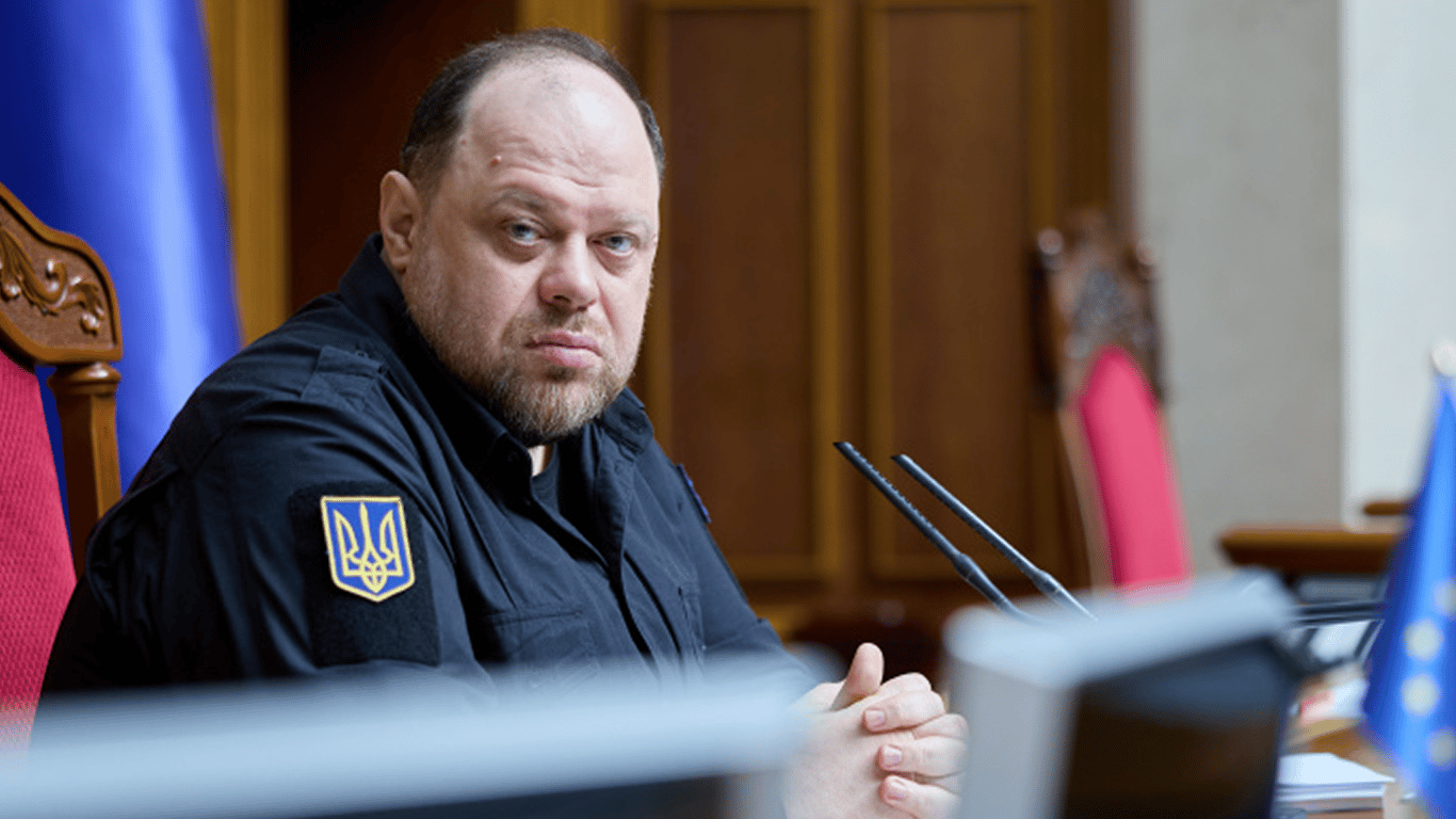 ВР предлагают разрешить спикеру подписывать законы вместо президента