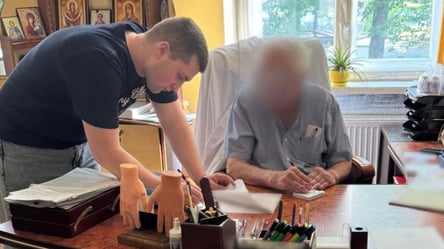 Наживался на лечении военных — в Харькове пойдет под суд врач - 290x166