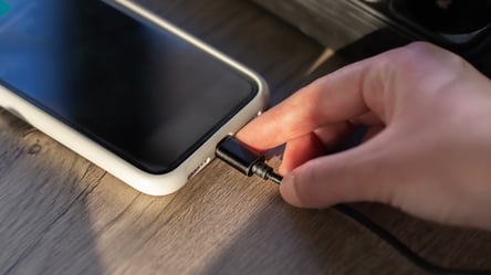 Телефон разряжается сам по себе — какая функция виновата во всем - 285x160