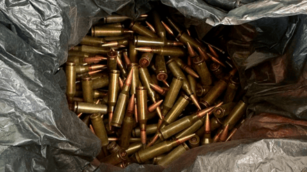 В Киеве нашли патроны к автомату возле мусорных баков - 285x160