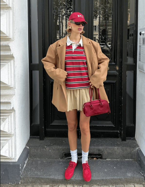 Жакет можна сміливо носити зі спідницею восени