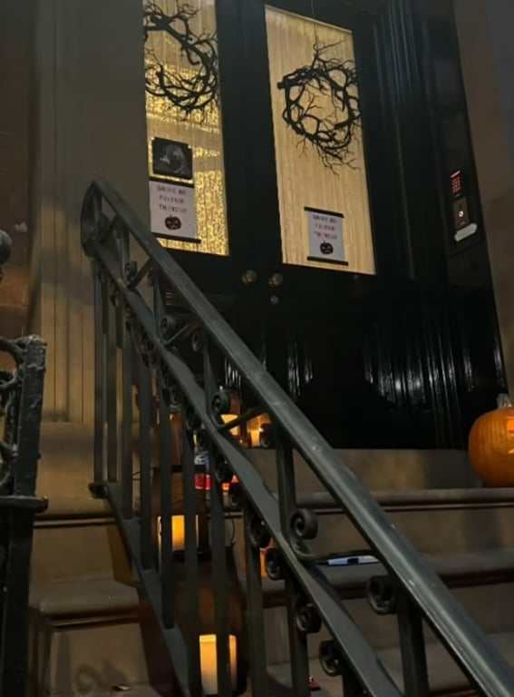 Звезду сериала "Секс и город" обокрали воры - фото 2