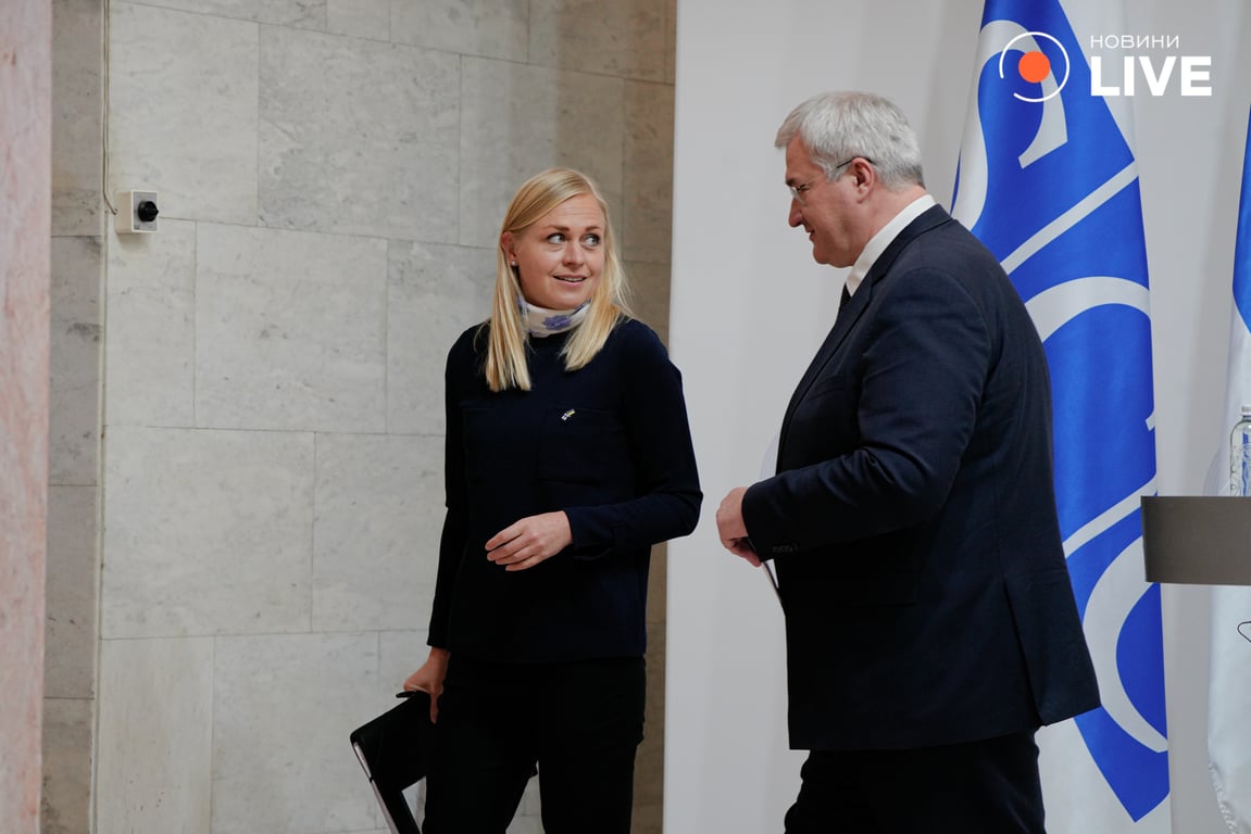 Элина Валтонен и Андрей Сибига