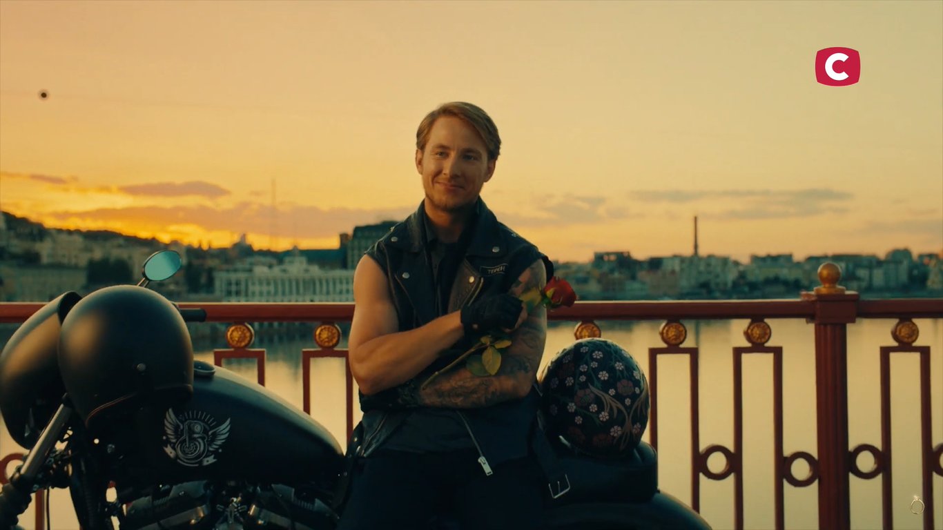 Ветеран войны Александр Терен в шоу "Холостяк". Фото: скриншот