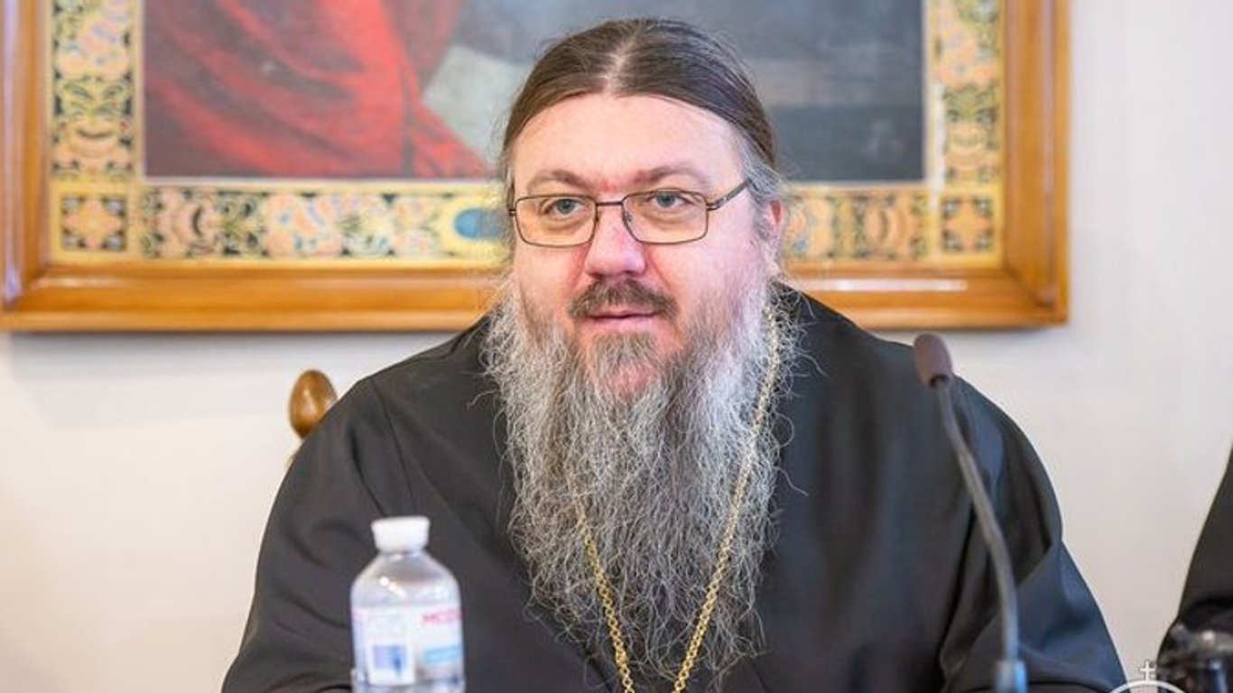 Епископ УПЦ Никита отсудил компенсацию в СМИ за публикацию об интиме с несовершеннолетним хористом