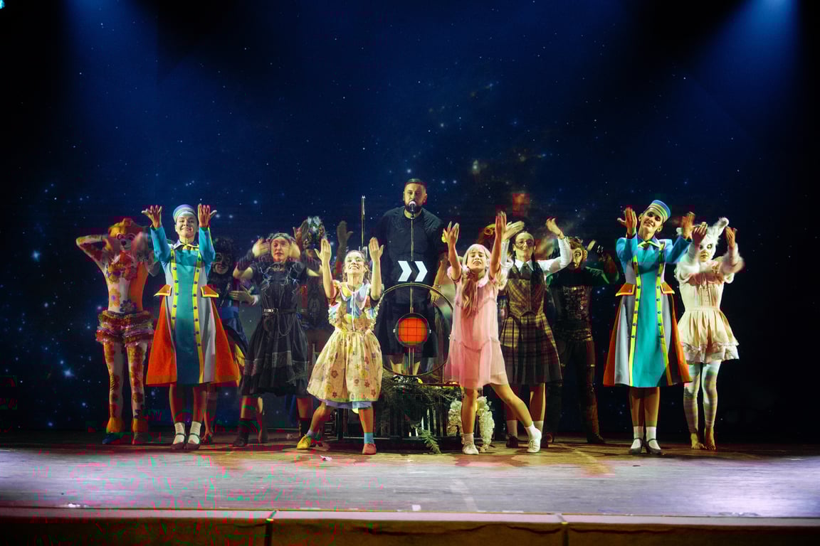 MONATIK записав трек для шоу "Потяг у дива"